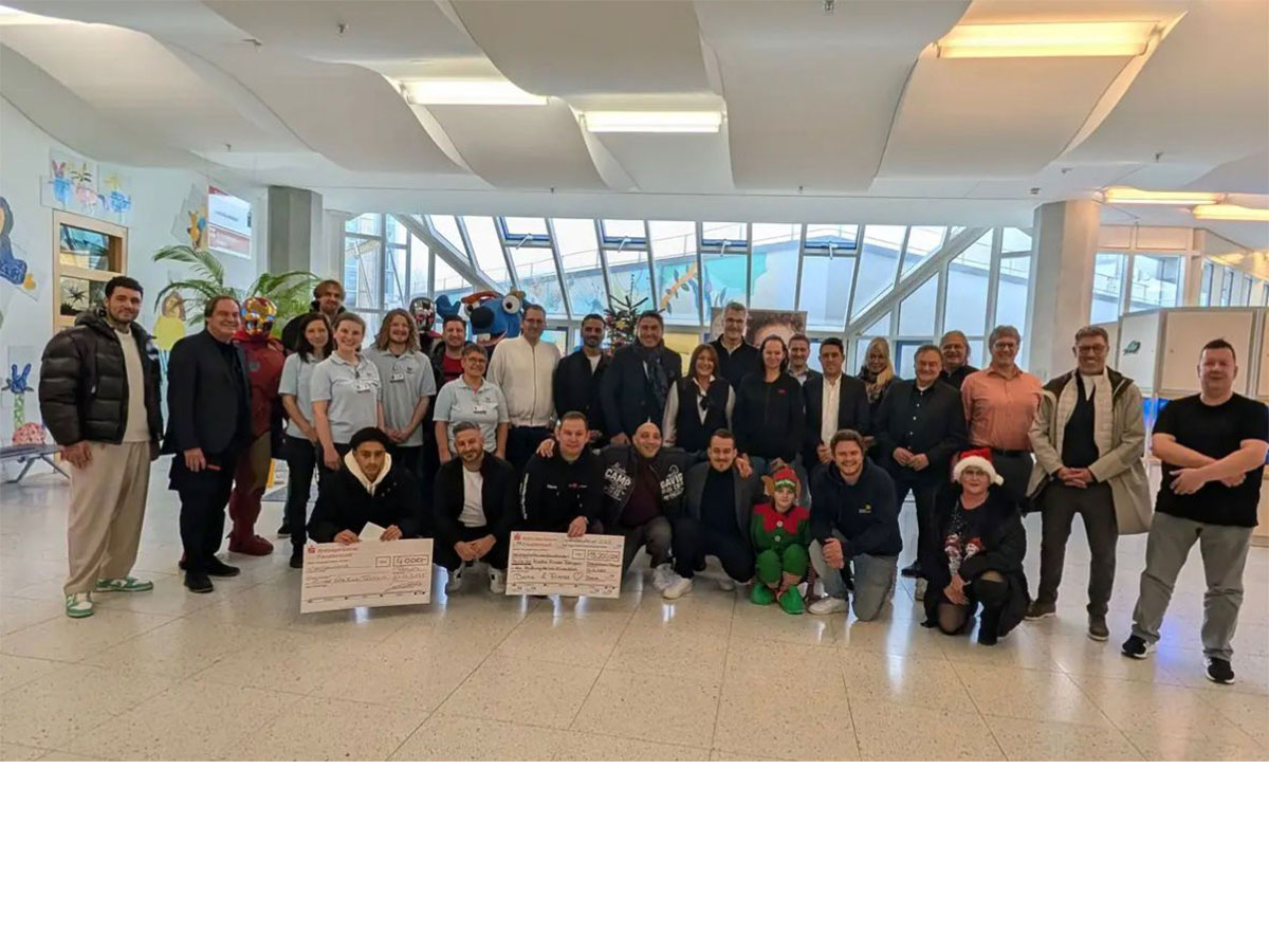 Scheck Übergabe durch Becks & Nagel for Kids für die Kinderklinik Tübingen